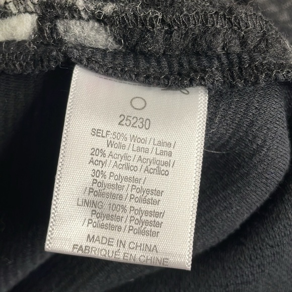 Guest Editor ANTHROPOLOGIE XS Black White Aztec Wool Waterfall Vest Boho Hippie - Picture 3 of 11